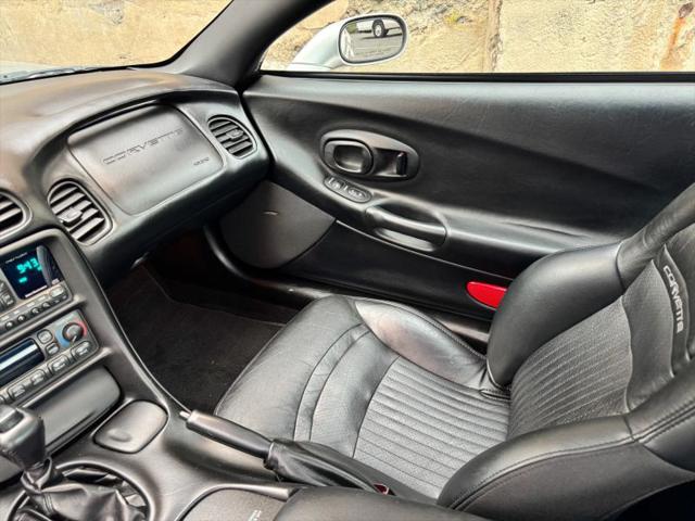 2004 Chevrolet Corvette Base
