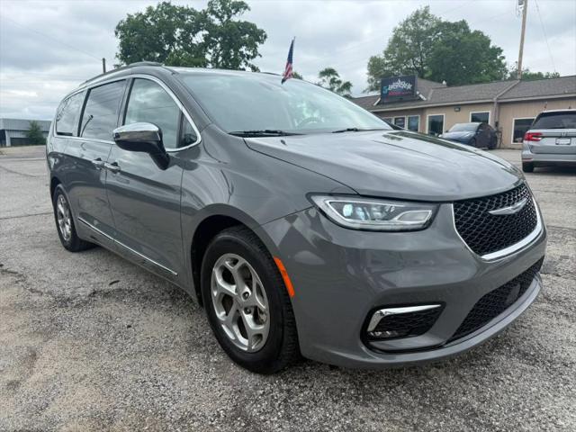 2023 Chrysler Pacifica Limited for sale in Blue Springs, MO