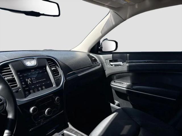 2020 Chrysler 300 Touring