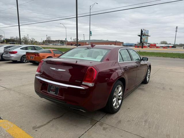 2016 Chrysler 300 Limited