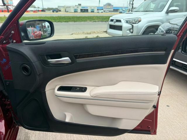 2016 Chrysler 300 Limited