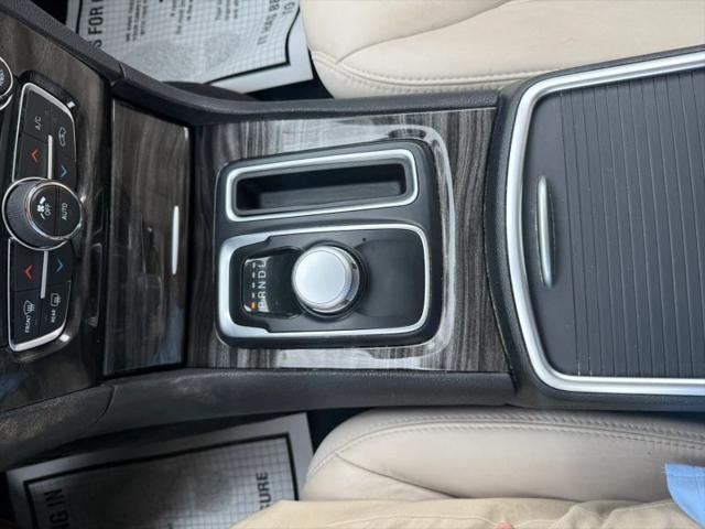 2016 Chrysler 300 Limited