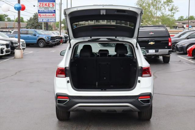 2024 Volkswagen Taos 1.5T SE