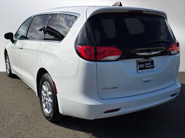 2023 Chrysler Voyager LX