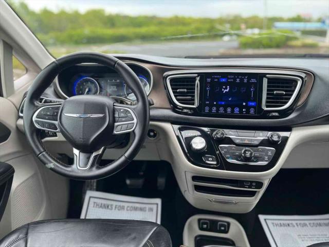 2017 Chrysler Pacifica Touring-L