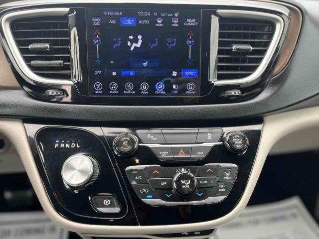 2017 Chrysler Pacifica Touring-L