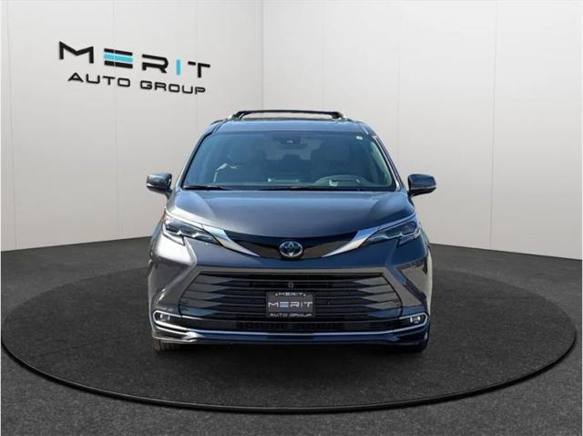2025 Toyota Sienna Platinum