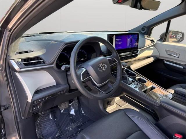 2025 Toyota Sienna Platinum