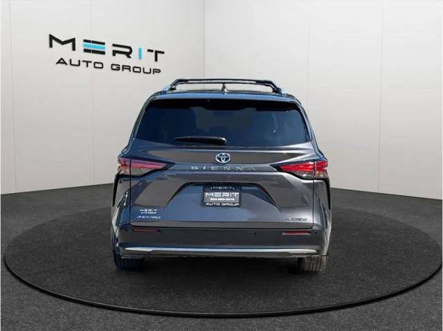 2025 Toyota Sienna Platinum