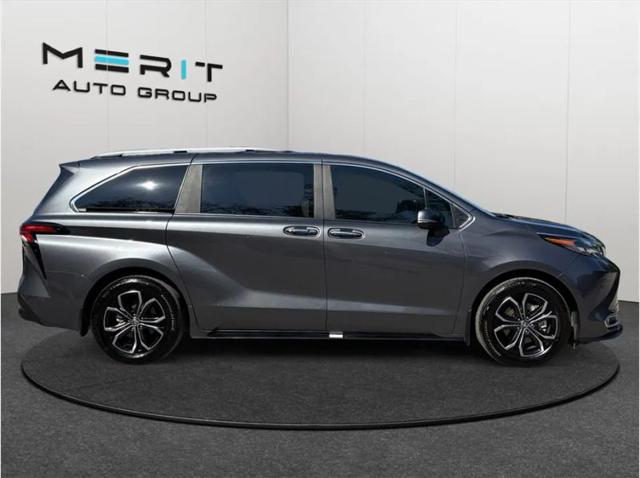 2025 Toyota Sienna Platinum