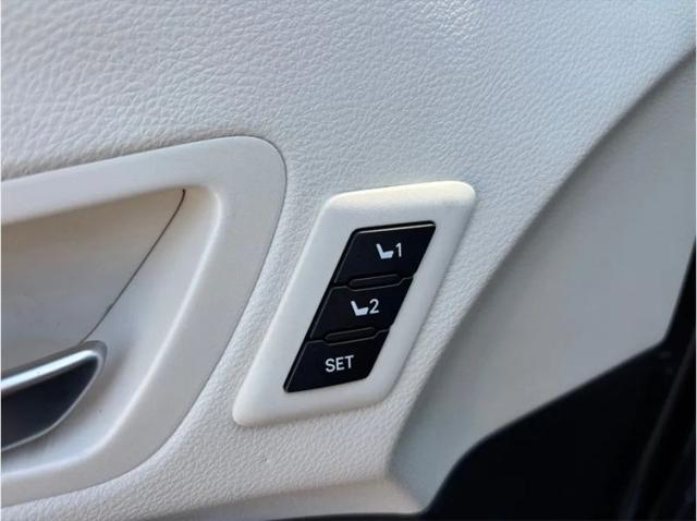 2025 Toyota Sienna Platinum