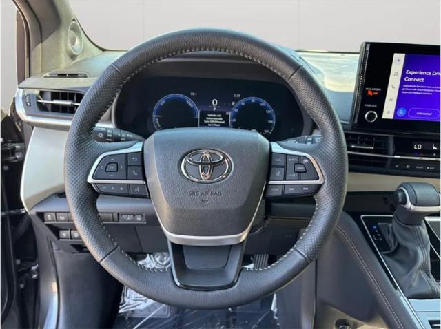 2025 Toyota Sienna Platinum