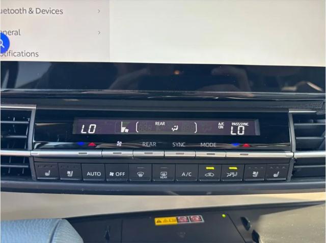 2025 Toyota Sienna Platinum