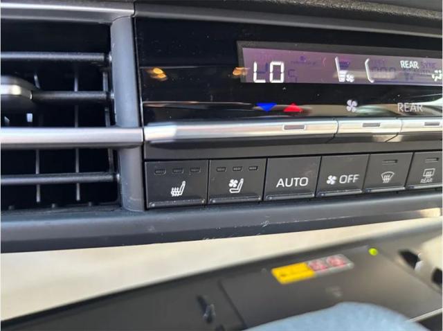 2025 Toyota Sienna Platinum