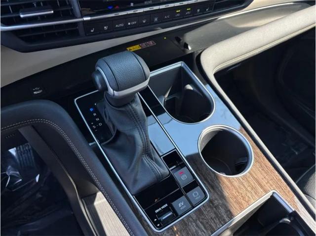 2025 Toyota Sienna Platinum