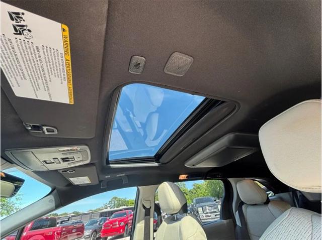 2025 Toyota Sienna Platinum