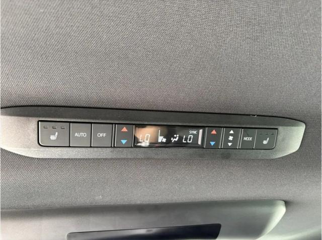 2025 Toyota Sienna Platinum