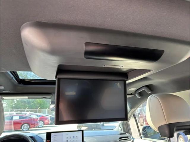 2025 Toyota Sienna Platinum