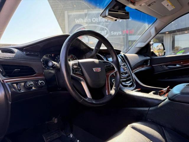 2018 Cadillac Escalade ESV Luxury
