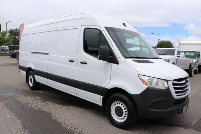 2020 Freightliner Sprinter Base