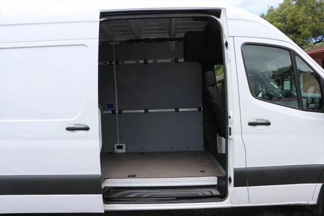 2020 Freightliner Sprinter Base
