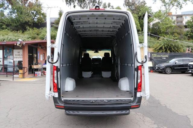 2020 Freightliner Sprinter Base