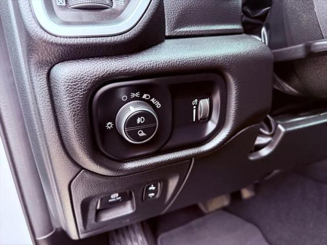 2025 Ram 1500 Lone Star Crew Cab 4x4 5'7" Box