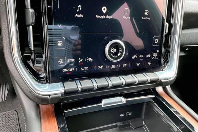 2025 GMC Yukon 4WD Denali