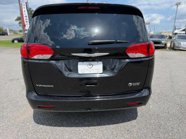 2023 Chrysler Voyager LX