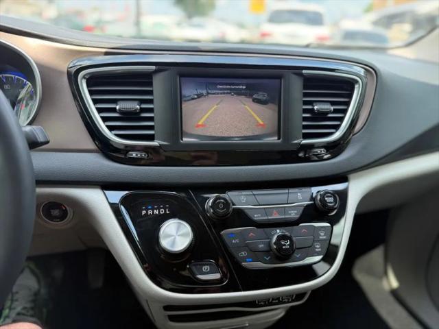 2023 Chrysler Voyager LX