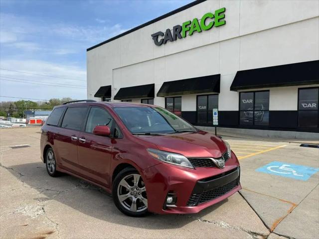 2018 Toyota Sienna SE 8 Passenger for sale in Parma, OH