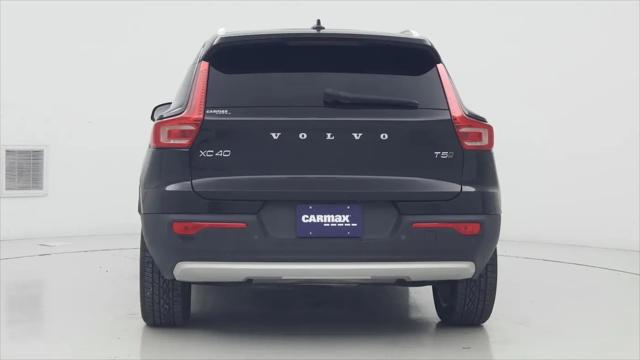 2021 Volvo XC40 T5 Momentum