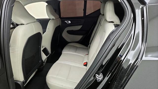 2021 Volvo XC40 T5 Momentum