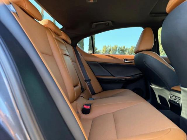2021 Lexus IS 300 300