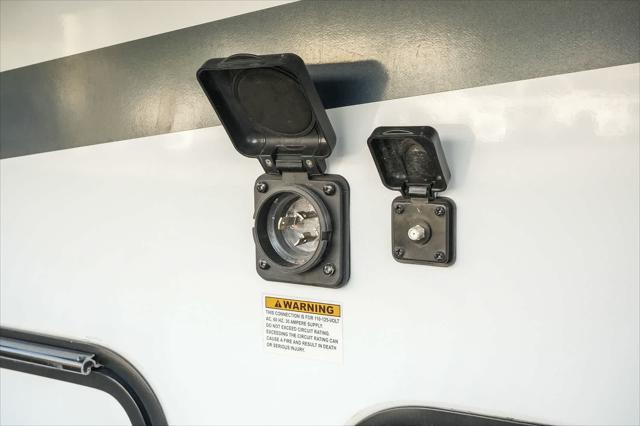 2023 Ford E-450 Cutaway Unknown