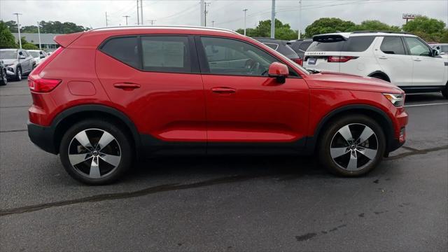 2019 Volvo XC40 T4 Momentum