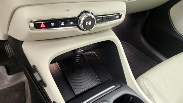 2019 Volvo XC40 T4 Momentum
