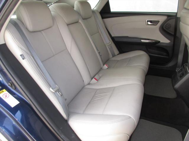2013 Toyota Avalon XLE