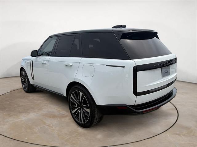 2026 Land Rover Range Rover P550e SE