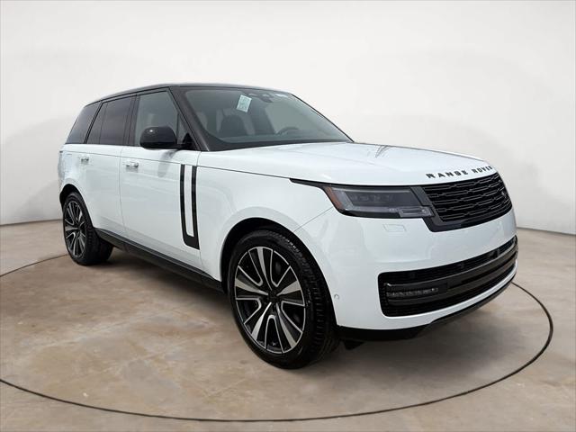 2026 Land Rover Range Rover P550e SE