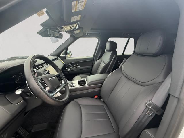 2026 Land Rover Range Rover P550e SE