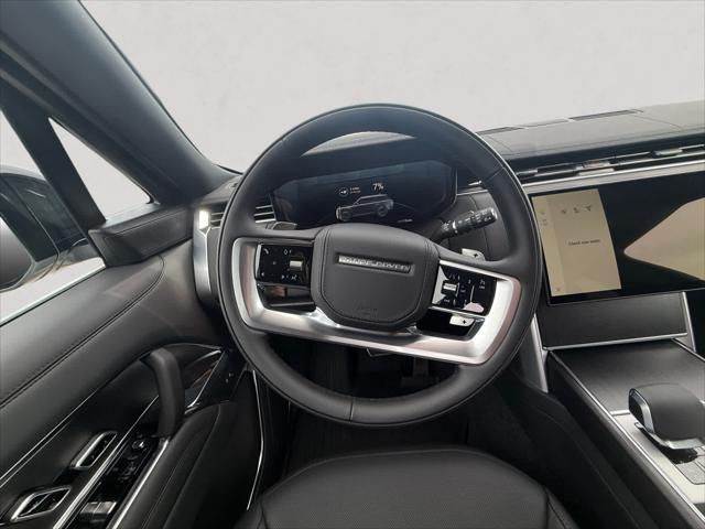 2026 Land Rover Range Rover P550e SE