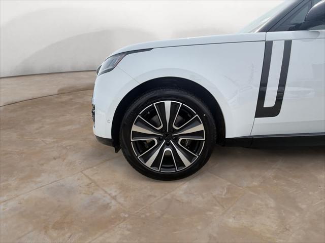 2026 Land Rover Range Rover P550e SE