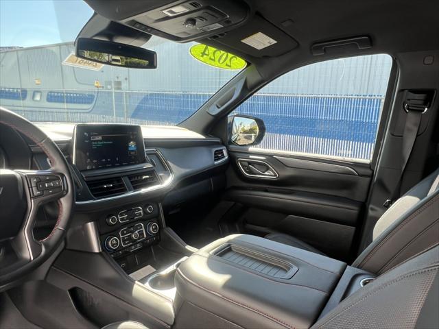 2024 Chevrolet Suburban RST - Photo 18