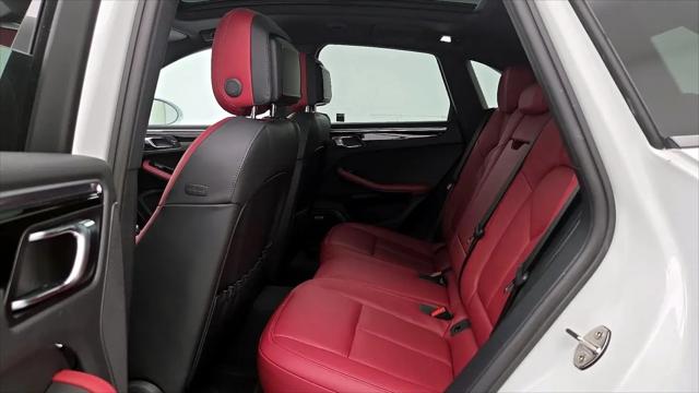 2022 Porsche Macan Macan