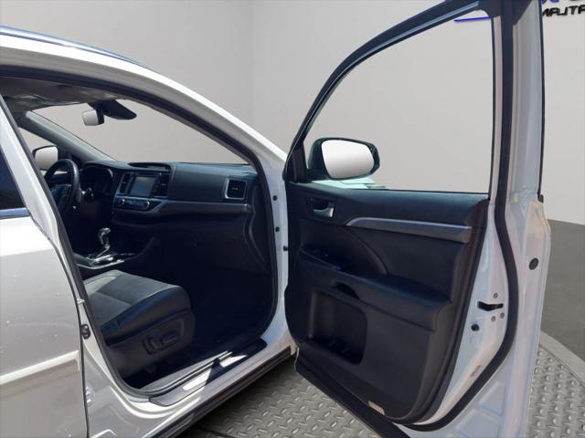 2017 Toyota Highlander Limited