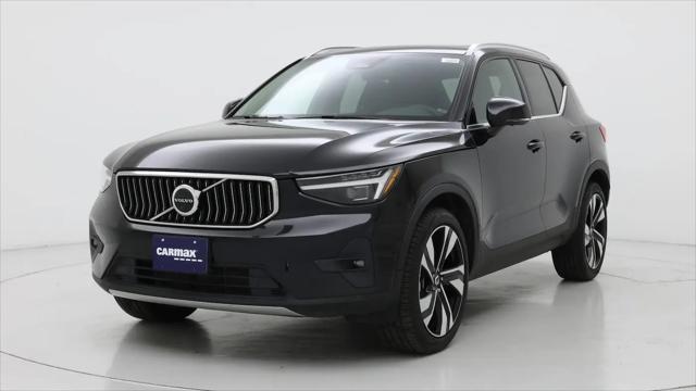 2023 Volvo XC40 B5 Ultimate Bright Theme