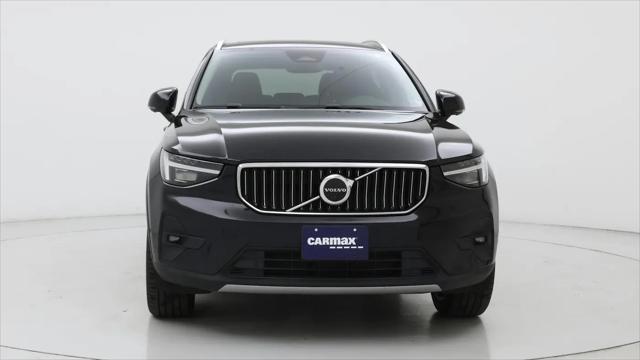 2023 Volvo XC40 B5 Ultimate Bright Theme