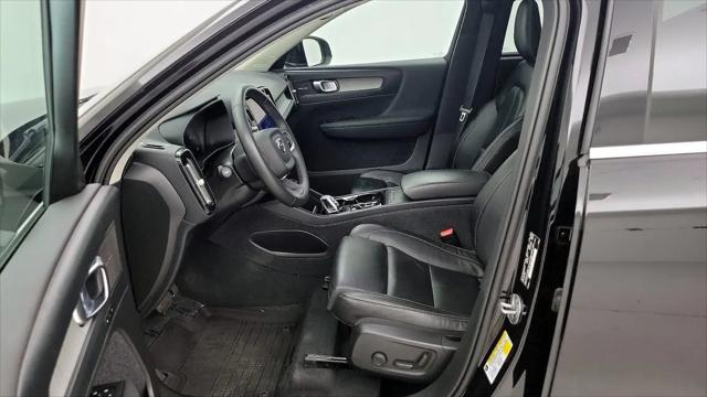 2023 Volvo XC40 B5 Ultimate Bright Theme