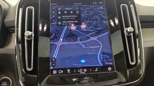 2023 Volvo XC40 B5 Ultimate Bright Theme